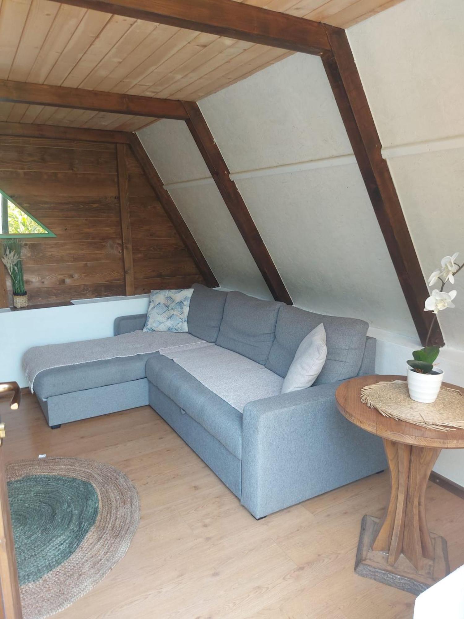 Balabani Local Stay Golubovci Екстер'єр фото