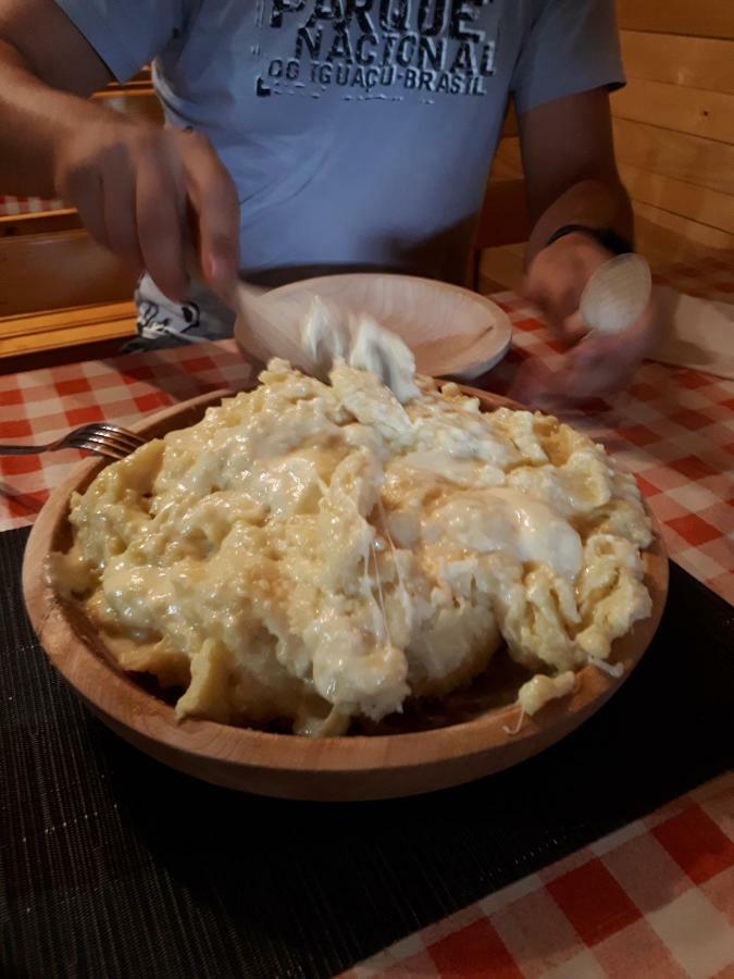 Balabani Local Stay Golubovci Екстер'єр фото